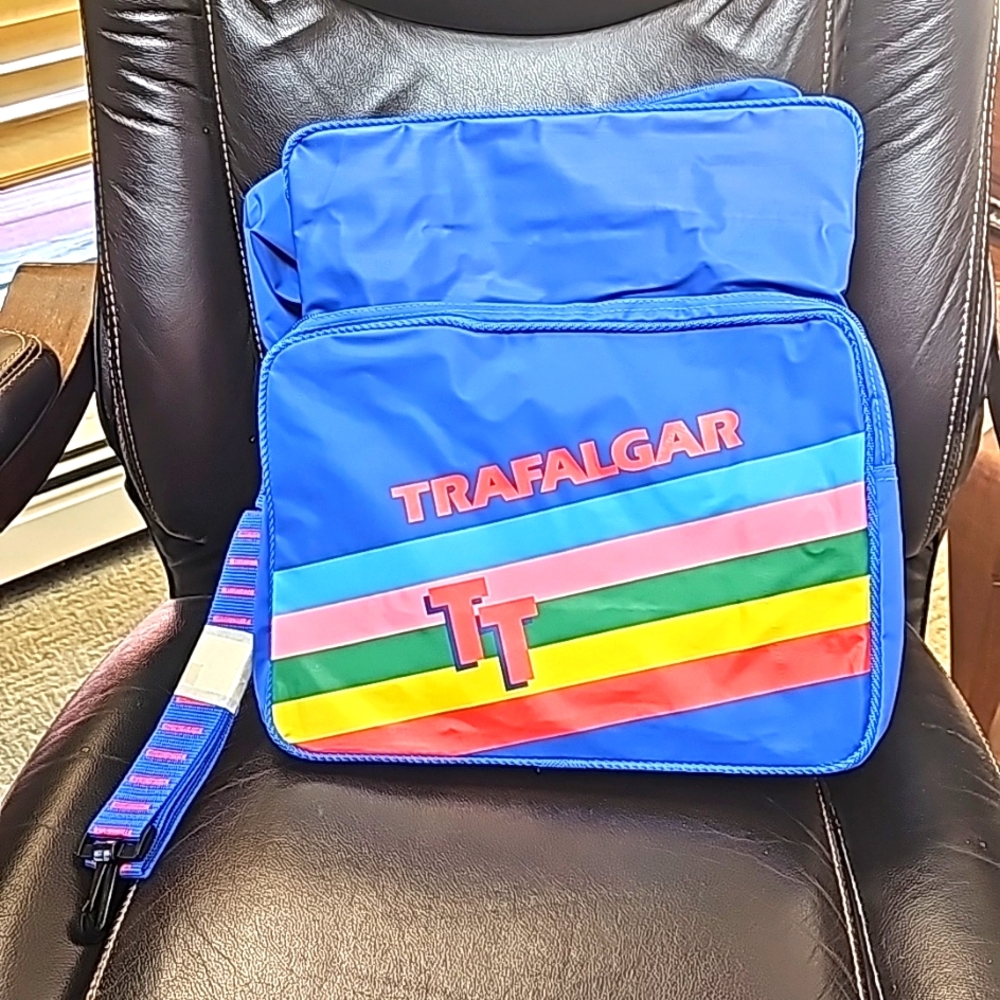 NEW Vintage 80s Trafalgar Rainbow Messenger CArry on Bag zipper unisex - Picture 3 of 14